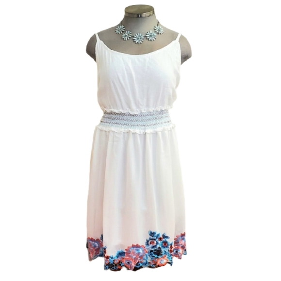 EMBROIDERED HEM ☆ PRETTY ☆ SUMMER DRESS ☆ NWT - Picture 2 of 11